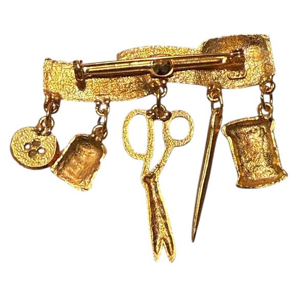 Wholesale Bulk Lot 12 Gold Tone Sewing Tape Measure Scissors Thimble Brooch - Picture 3 of 4